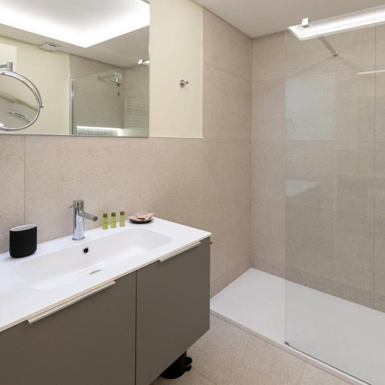 HOMEY I Teatro Romano Apartments - Appartamento con 1 Camera da Letto con Balcone e Vista Città - 8