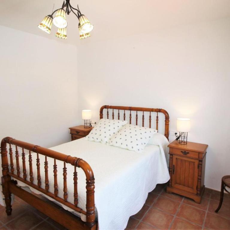 La Tapia - Five-Bedroom House - 11