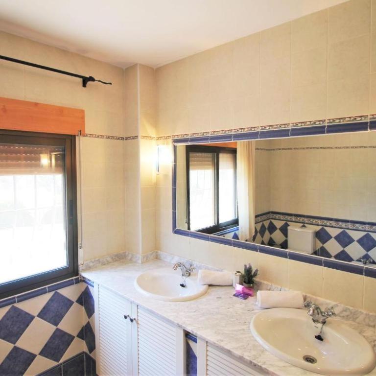 La Tapia - Five-Bedroom House - 21