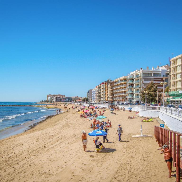 2 Bedroom Amazing Apartment In Torrevieja - Two-Bedroom Apartment - 3
