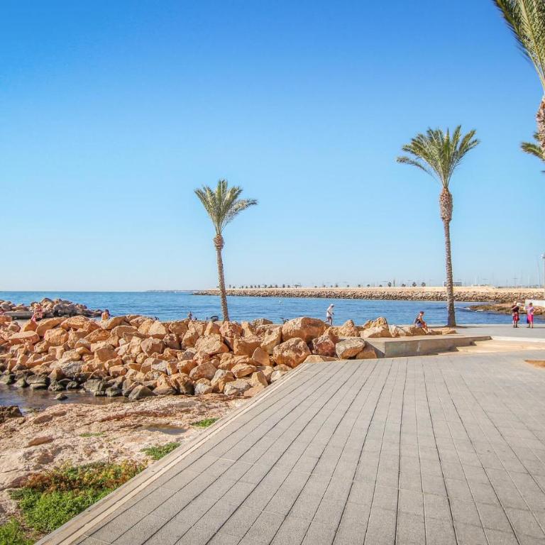 2 Bedroom Amazing Apartment In Torrevieja - Two-Bedroom Apartment - 8