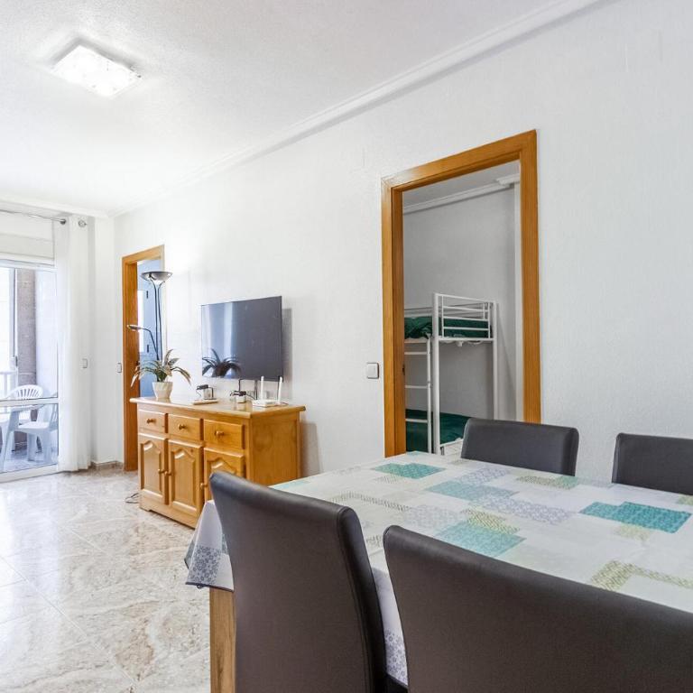 2 Bedroom Amazing Apartment In Torrevieja - Two-Bedroom Apartment - 10