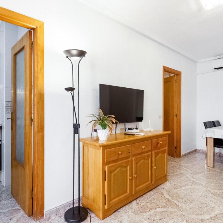 2 Bedroom Amazing Apartment In Torrevieja - Two-Bedroom Apartment - 5