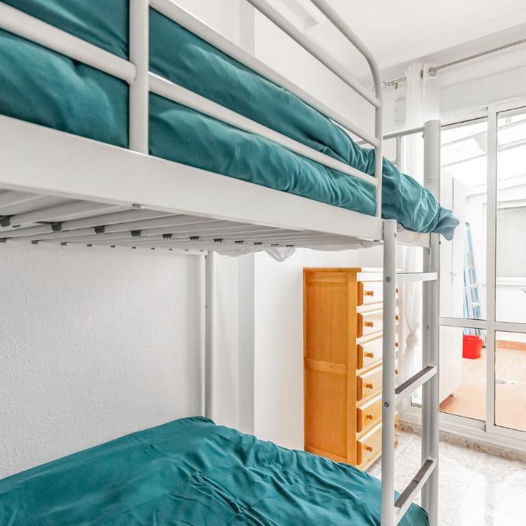 2 Bedroom Amazing Apartment In Torrevieja - Two-Bedroom Apartment - 15