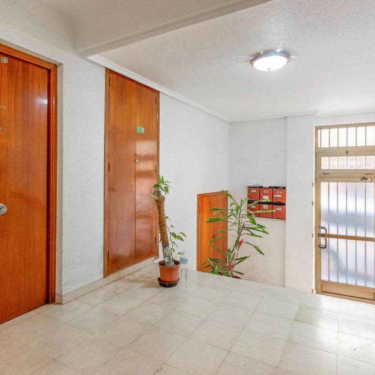 3 Bedroom Nice Apartment In Santa Pola - Apartamento de 3 dormitorios - 8