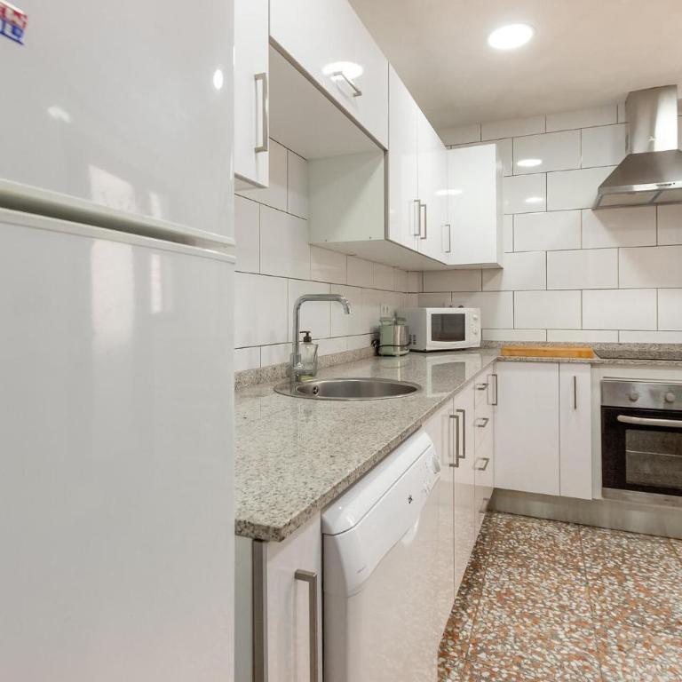 3 Bedroom Nice Apartment In Santa Pola - Apartamento de 3 dormitorios - 6