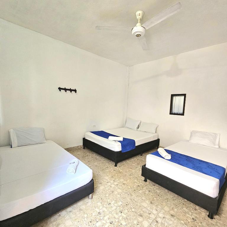 Hotel Zulan - Family Room with Private Bathroom - 3