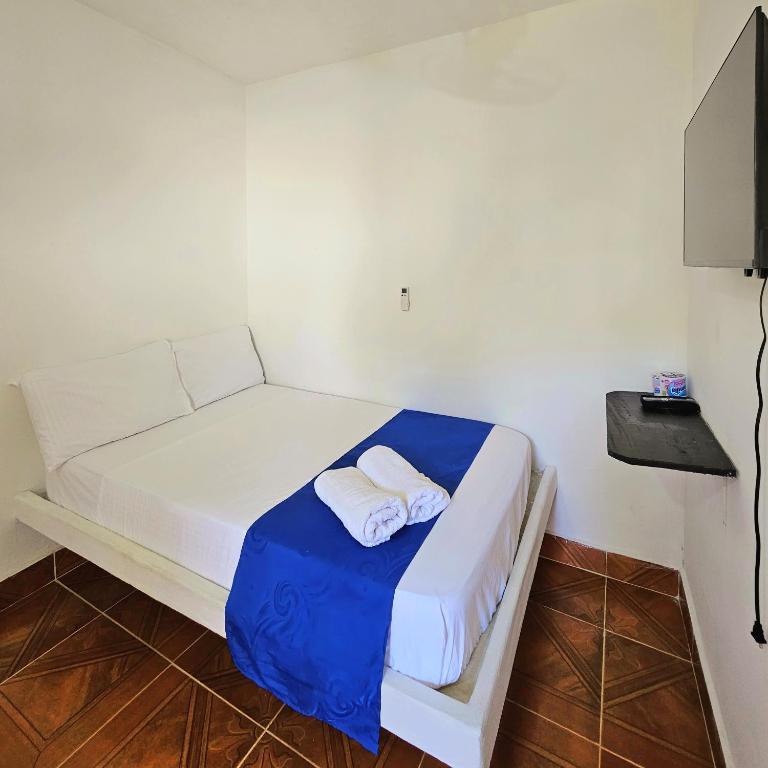 Hotel Zulan - Double Room with Private Bathroom - 1