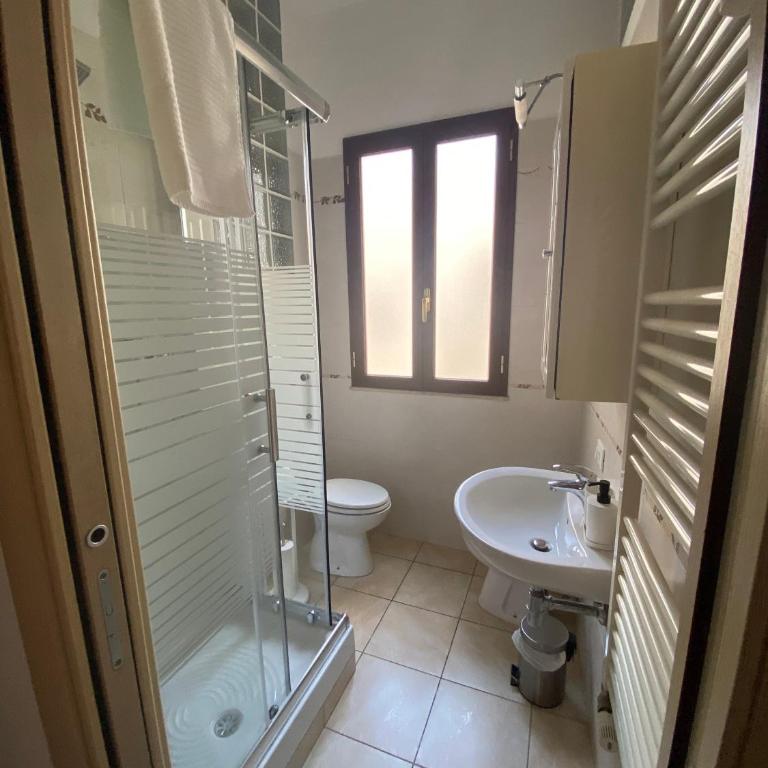 Fall in love with Roma Vaticano - 5 Minutes from the Vatican - balcony with a view - Appartamento Premium con 3 Camere da Letto e Balcone - 8