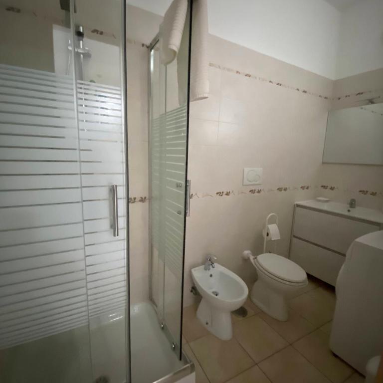 Fall in love with Roma Vaticano - 5 Minutes from the Vatican - balcony with a view - Appartamento Premium con 3 Camere da Letto e Balcone - 9