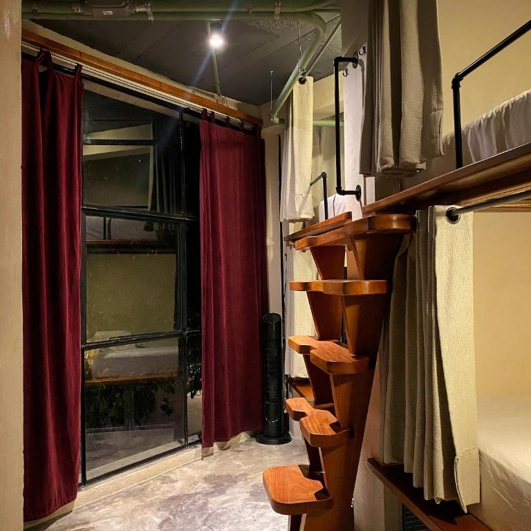 Elmar Hostel - Cama en habitación compartida femenina de 6 camas - 4