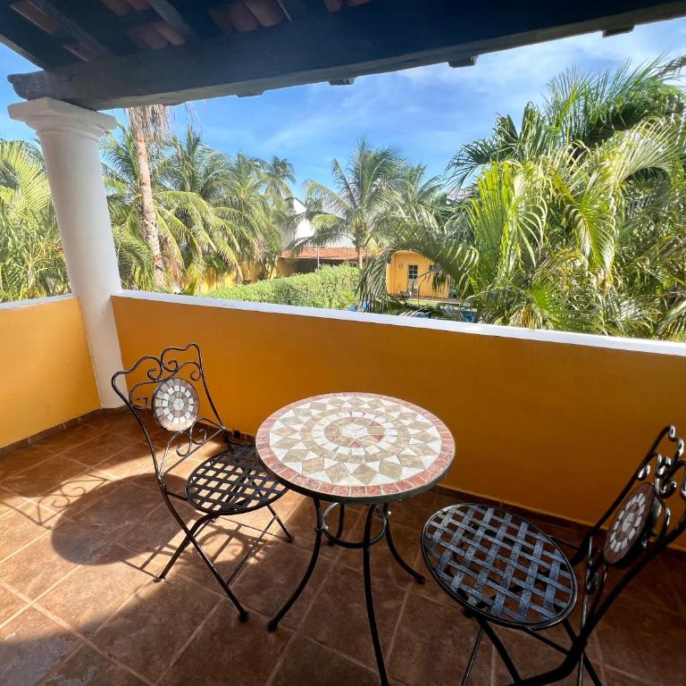 Cancun-Soho - Queen Suite with Pool View - 12
