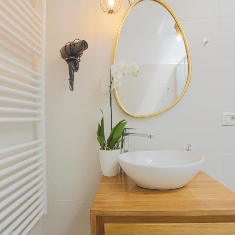 Attico 36 e 49 con terrazza vista mare e parcheggio grande - Two-Bedroom Apartment with Terrace and Sea View - 35