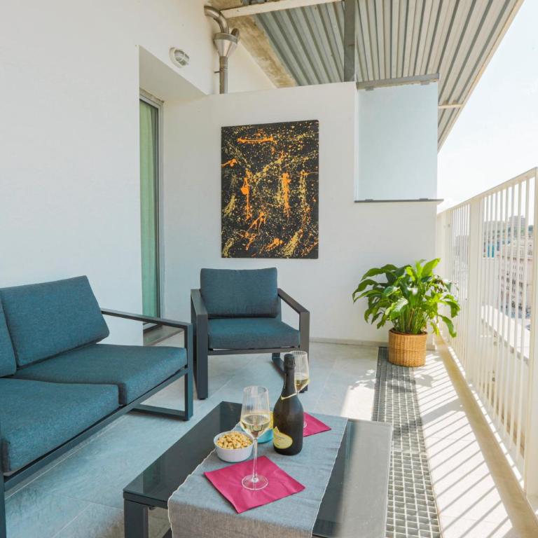 Attico 36 e 49 con terrazza vista mare e parcheggio grande - Two-Bedroom Apartment with Terrace and Sea View - 42