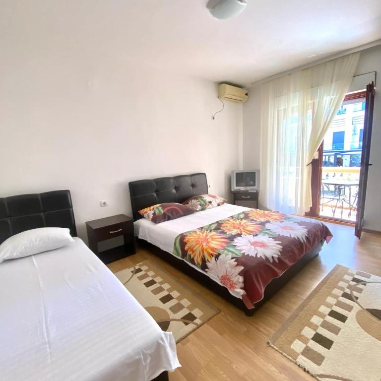 Dragovoja Lux Apartments & Rooms - Triple Room with Balcony - 2