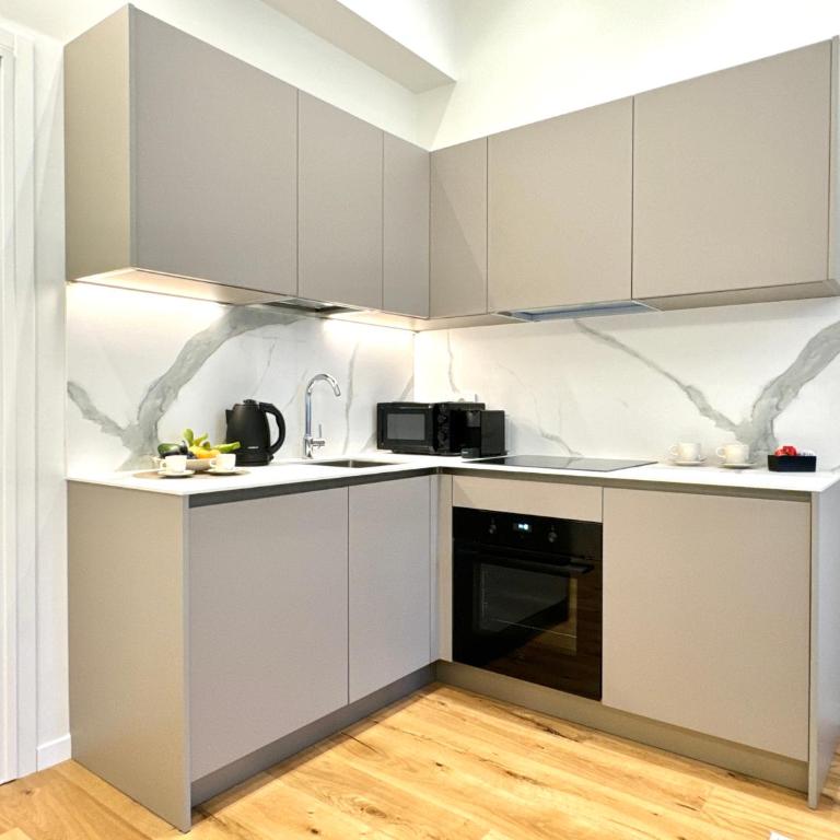 SAVOY Luxury Apartment CITY CENTER - One-Bedroom Apartment - 15