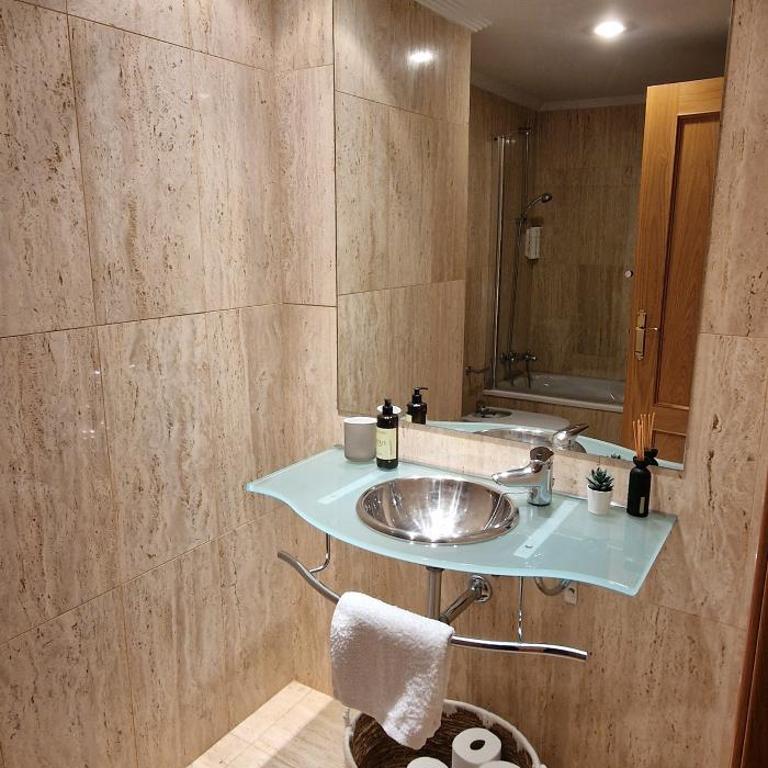 Artillería 10 - 2 hab 2 baños, Con garaje y Wifi - VUT-3845-AS - Apartamento de 2 dormitorios - 10
