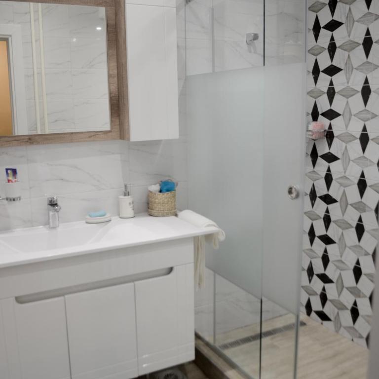 Classy and cozy near Tasmajdan park and Flower Piazza - Apartman sa 1 Spavaćom Sobom - 8