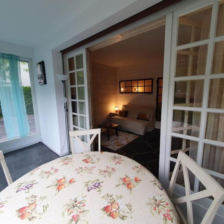 T3 centre Saint Lary - Calme, lumineux, véranda, local vélo et parking - Apartment mit 2 Schlafzimmern - 5