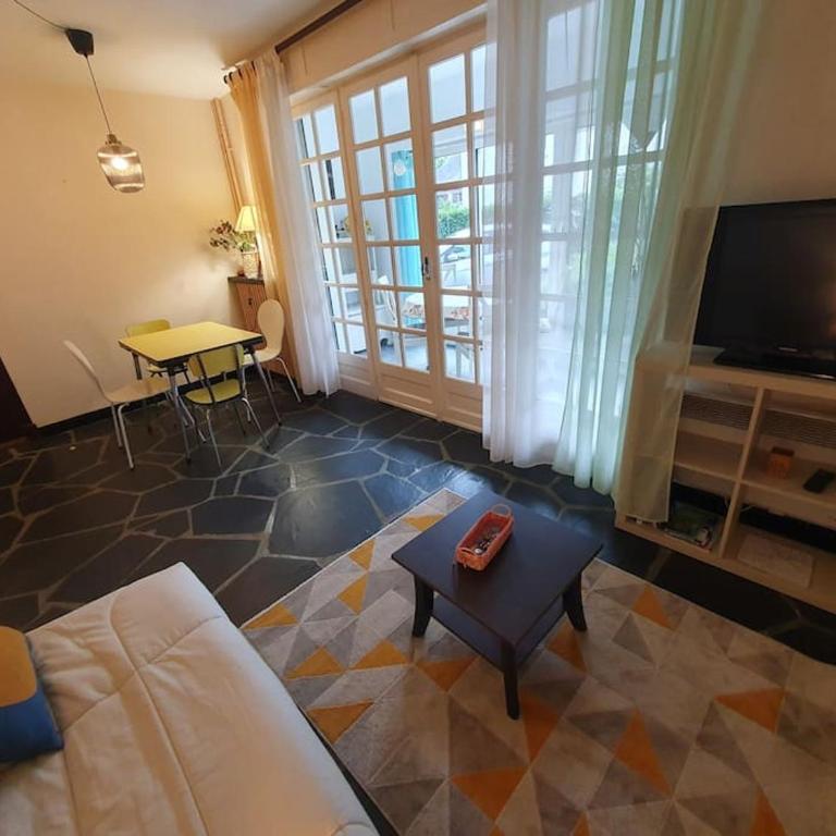 T3 centre Saint Lary - Calme, lumineux, véranda, local vélo et parking - Apartment mit 2 Schlafzimmern - 2