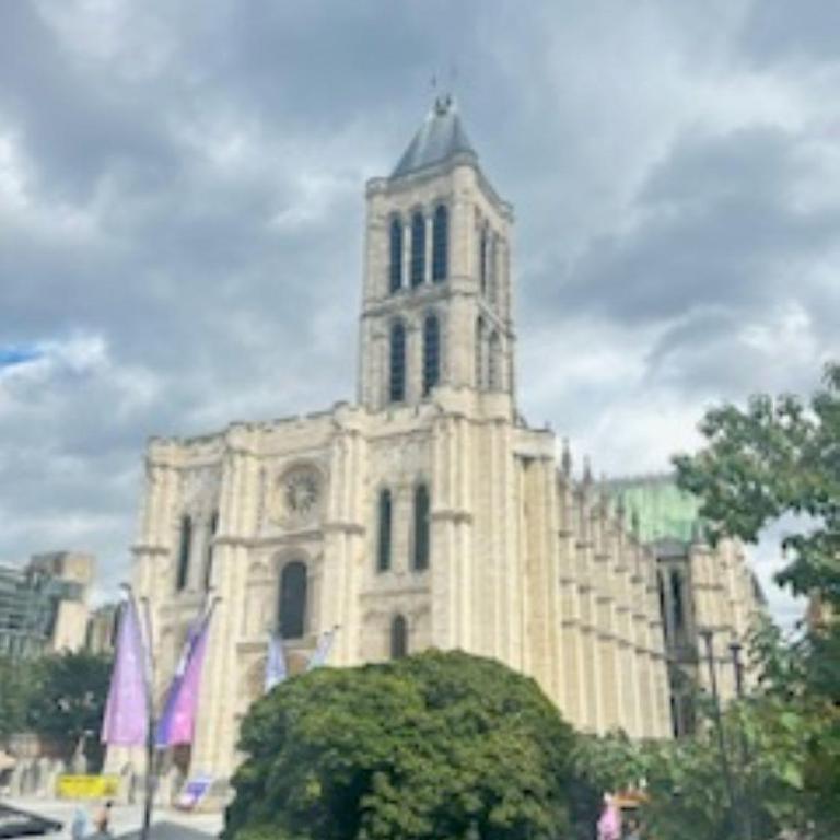 magnifique appartement basilique de saint Denis - Three-Bedroom Apartment - 29