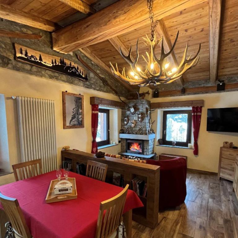 Chalet Chez Louis - Alpine Charm with Mont Blanc View & Ski Access - Chalet con 2 Camere da Letto - 1