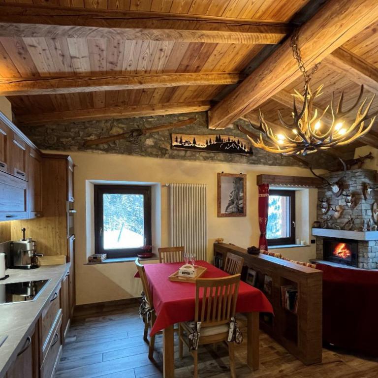 Chalet Chez Louis - Alpine Charm with Mont Blanc View & Ski Access - Chalet con 2 Camere da Letto - 2