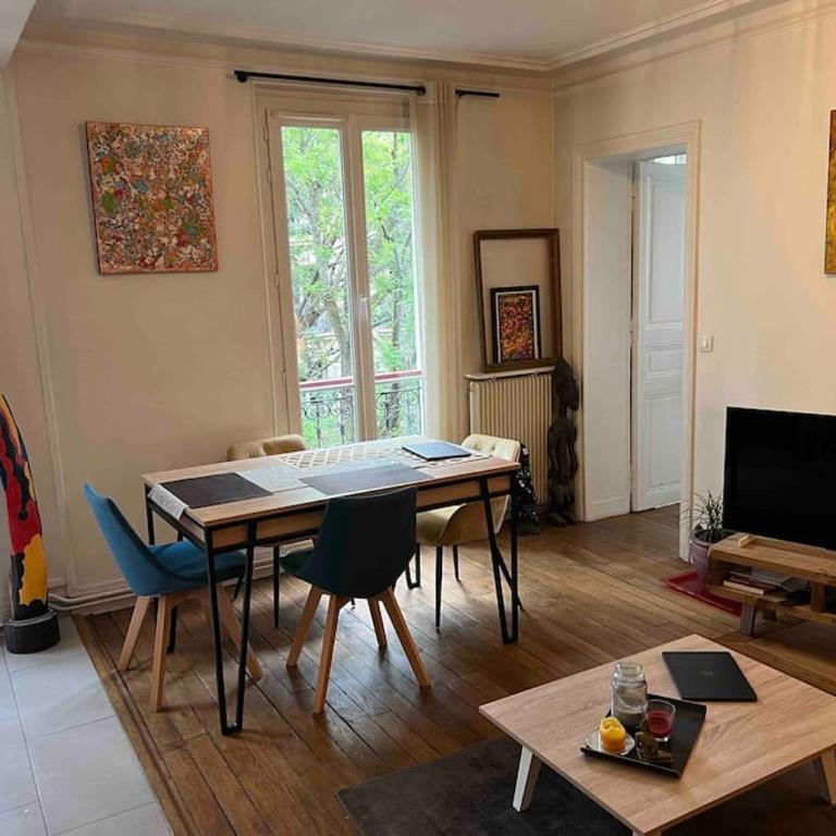 Appartement Haussmanien au coeur du village Montmartre ! - Appartement 2 Chambres - 7
