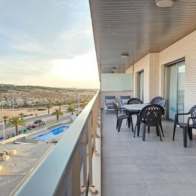 Best sea views in front of the beach - Three-Bedroom Apartment - 5