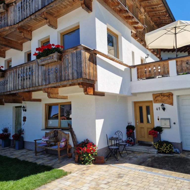 Haus Roland - Apartment with Garden - 3