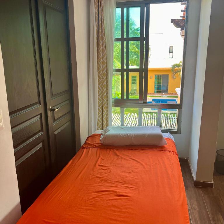 Cancun-Soho - Queen Suite with Pool View - 6