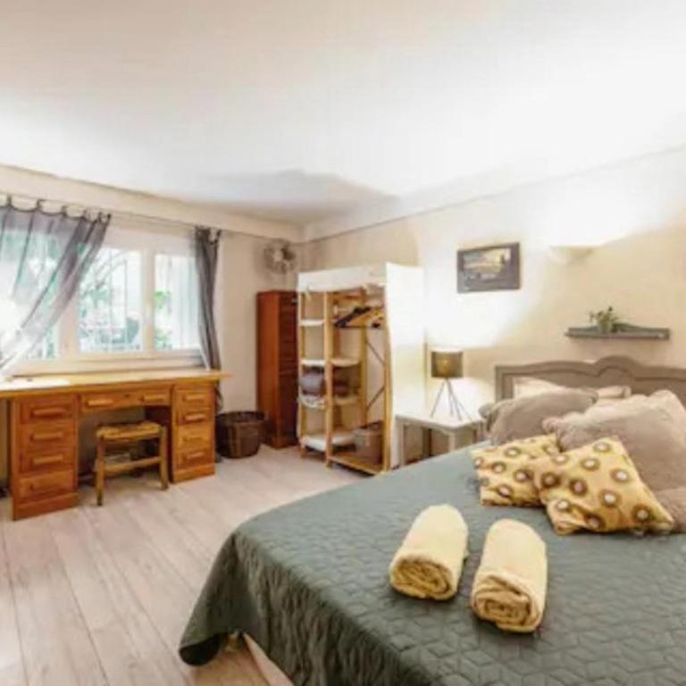 Appartement complet ou 2 Chambres de charme en centre-ville - Chambre Double - Vue sur Jardin - 7