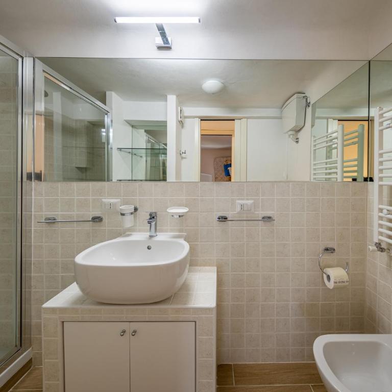 Villa Flora Apt 2 by PortofinoHomes - Appartamento con 3 Camere da Letto - 66