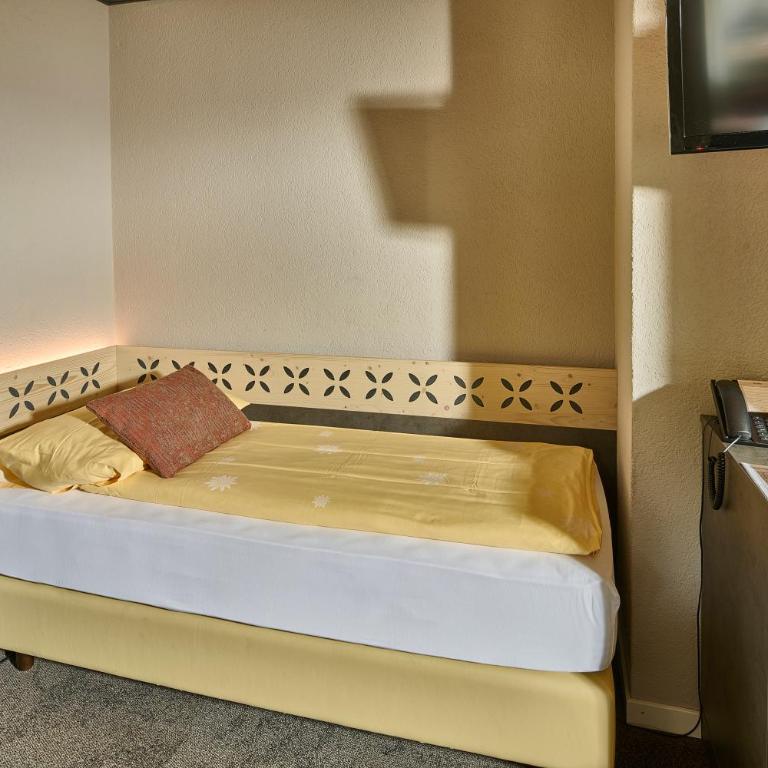 Hotel Central Wolter - Grindelwald - Familienzimmer mit Balkon (3 Personen) - 16