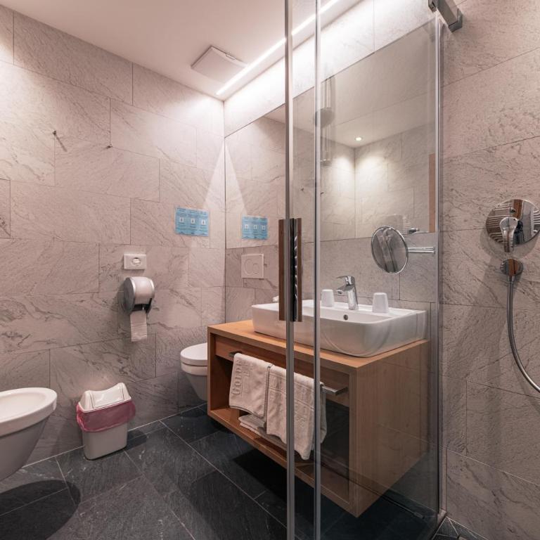 Hotel Goldene Rose - Camera Tripla - 5
