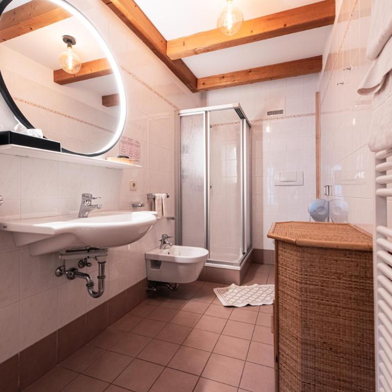 Hotel Goldene Rose - Camera Matrimoniale Standard - 5