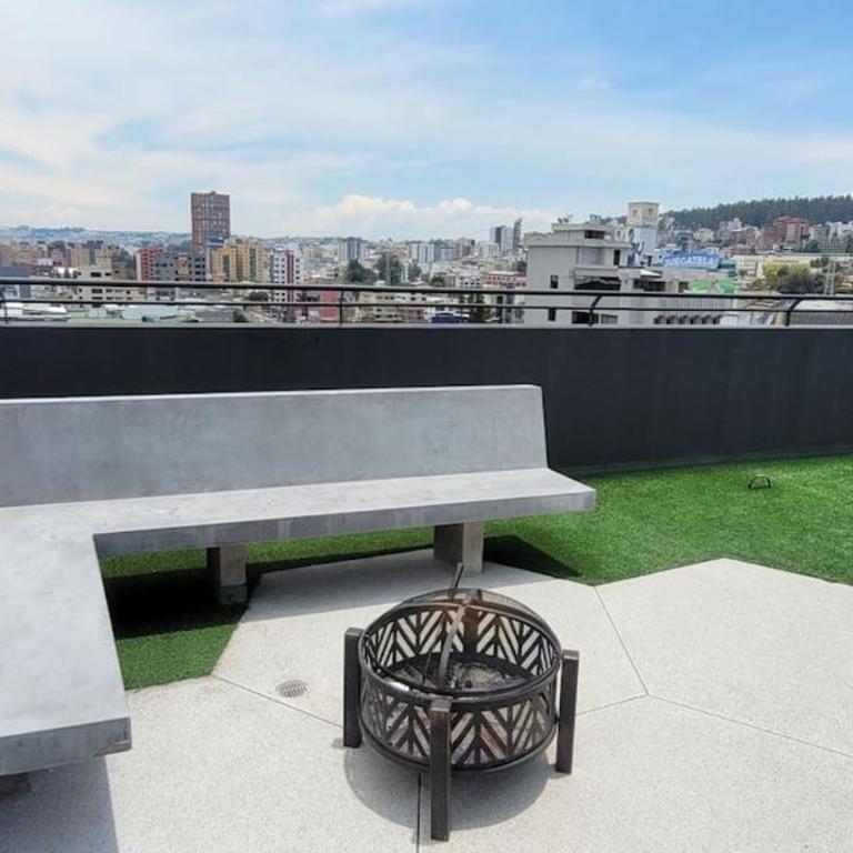 Stylish Suite W Rooftop Jacuzzi - Casa - 40