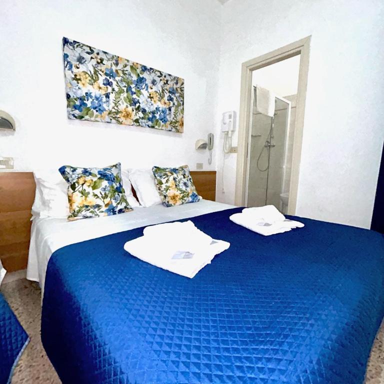 Hotel Staccoli - Camera Standard Matrimoniale/Doppia con Letti Singoli - 1