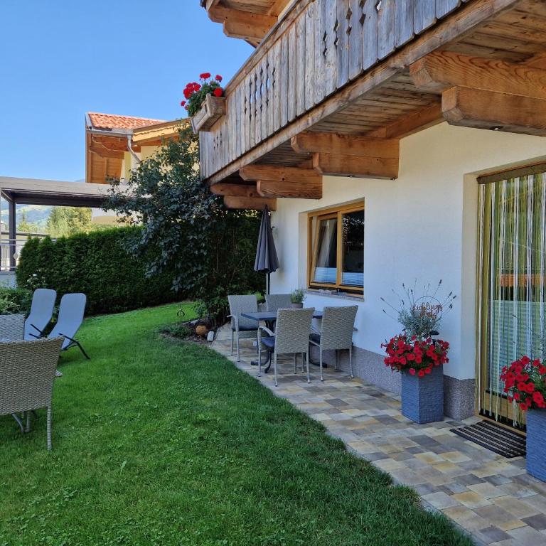 Haus Roland - Apartment with Garden - 7
