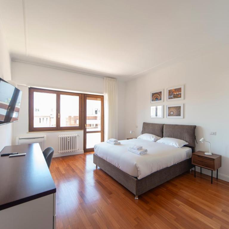 Cardinal Mistrangelo - next to the metro station, large and comfortable penthouse with terrace - Appartamento - 14