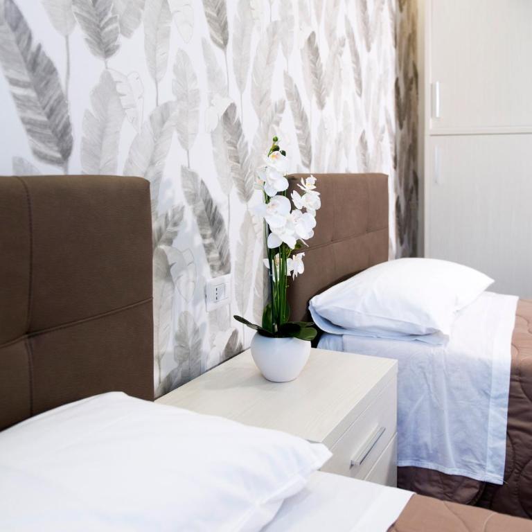 Maison Mevoli - Two-Bedroom Apartment with Balcony - 19