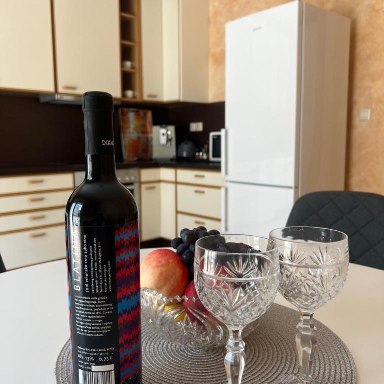 Apartments Malin - Apartment with Balcony - 13