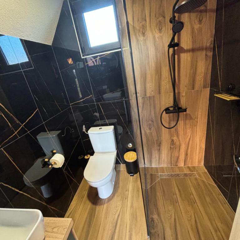 Eternum Glamping - Two-Bedroom House - 23