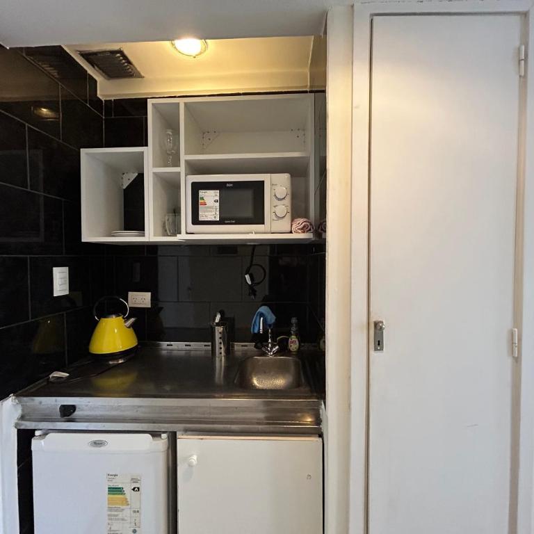 City Apartment Studio - Estudio - 8