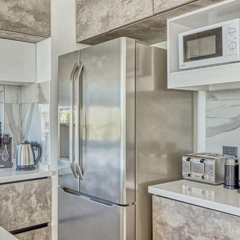 Impresionante casa en la laguna - Four-Bedroom House - 2