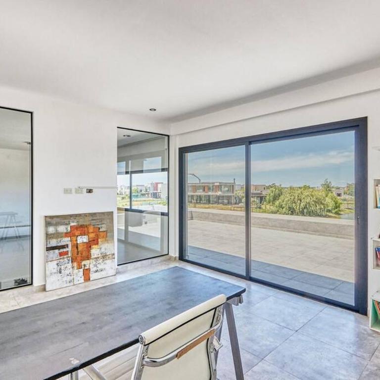 Impresionante casa en la laguna - Four-Bedroom House - 10