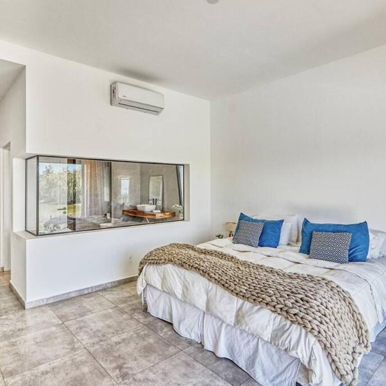 Impresionante casa en la laguna - Four-Bedroom House - 12