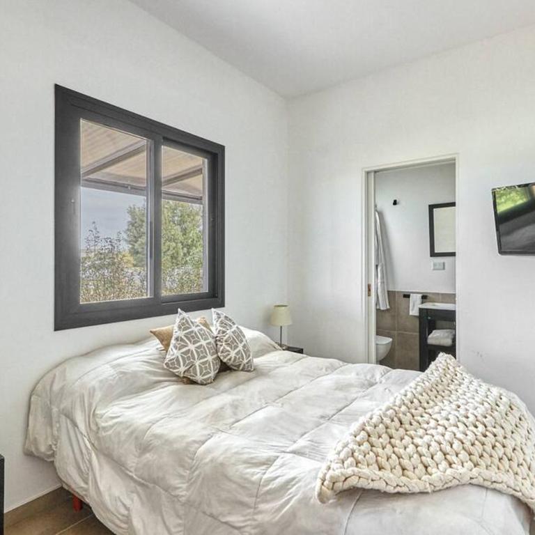 Impresionante casa en la laguna - Four-Bedroom House - 15