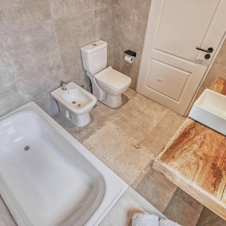 Impresionante casa en la laguna - Four-Bedroom House - 18