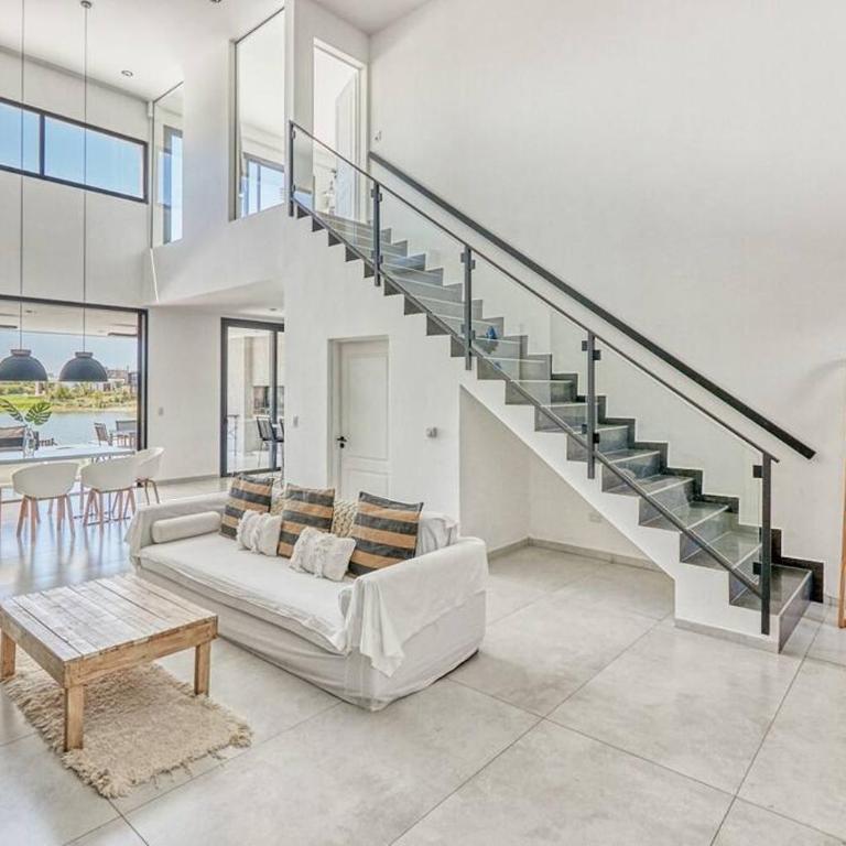 Impresionante casa en la laguna - Four-Bedroom House - 20